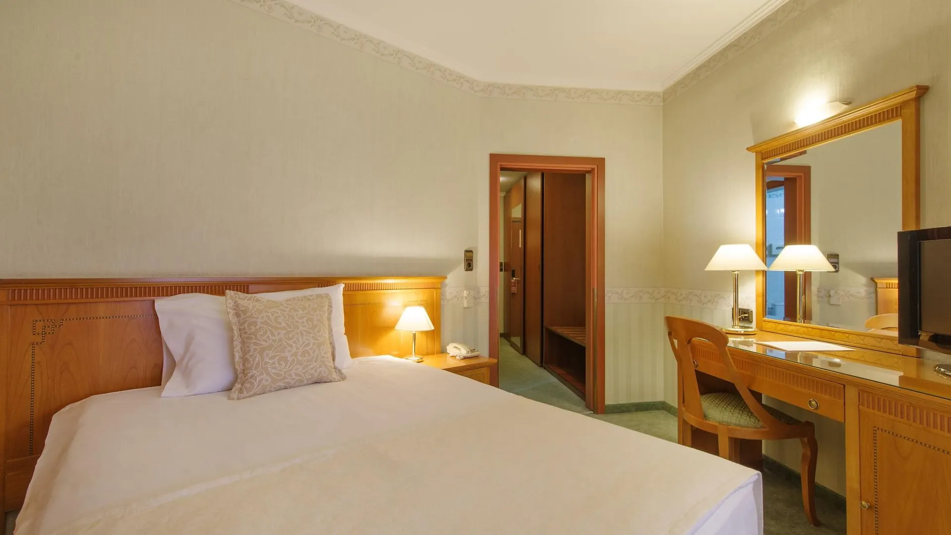 Hotel Downtown - Top Location In The Heart Of Sofia City