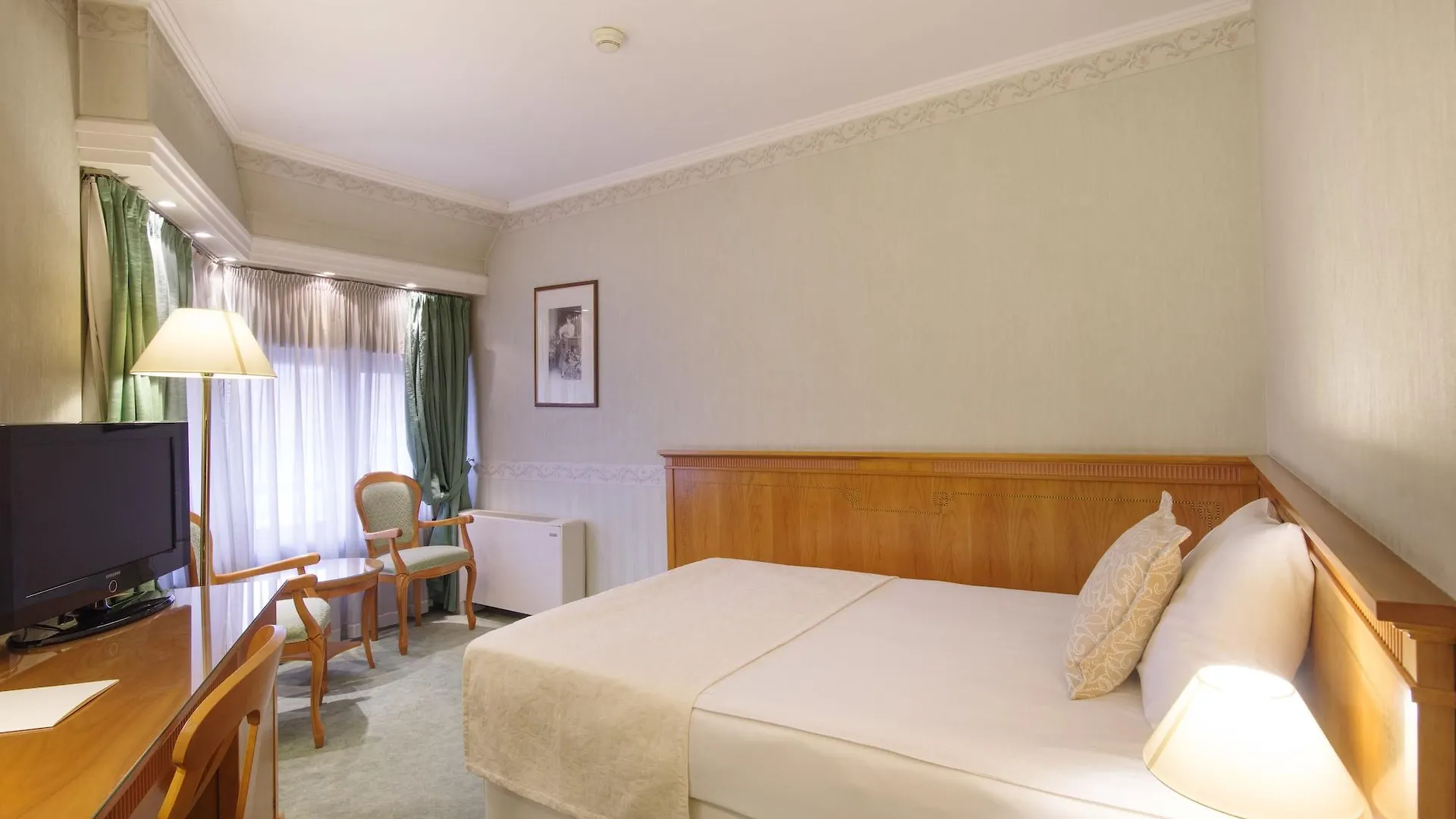Hotel Downtown - Top Location In The Heart Of Sofia City